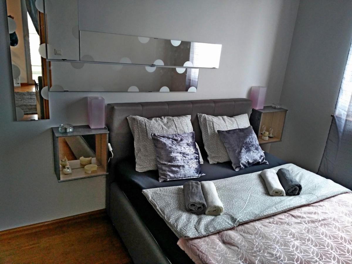 Factory - Self Check In Apartment Osijek Exterior photo